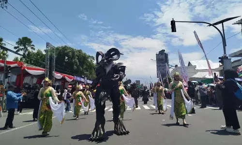 Magic Performance of Anantasesa Dragon pukau ribuan pengunjung MEC Magic Performance of Anantasesa Dragon pukau ribuan pengunjung MEC