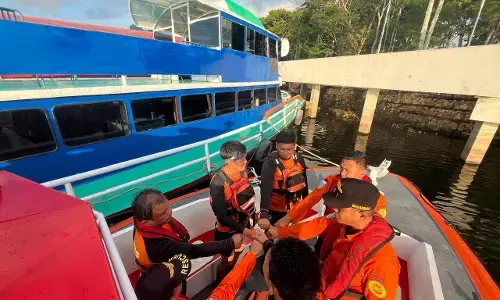 Tim SAR Gabungan terus cari dua warga tenggelam di Danau Toba Tim SAR Gabungan terus cari dua warga tenggelam di Danau Toba