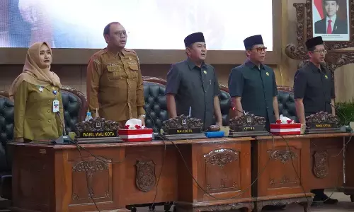 Tiga Raperda Kota Tegal disetujui untuk dibahas lebih lanjut Tiga Raperda Kota Tegal disetujui untuk dibahas lebih lanjut