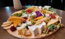 Ketika keju Prancis bertemu rempah Indonesia