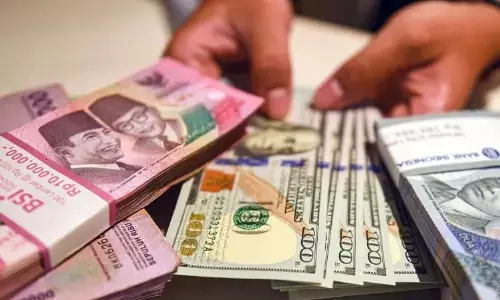 Rupiah melemah seiring antusias pasar turun terhadap kebijakan Menkeu Rupiah melemah seiring antusias pasar turun terhadap kebijakan Menkeu