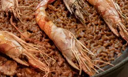 Sepiring laut dan gunung dalam hidangan Spanyol Sepiring laut dan gunung dalam hidangan Spanyol