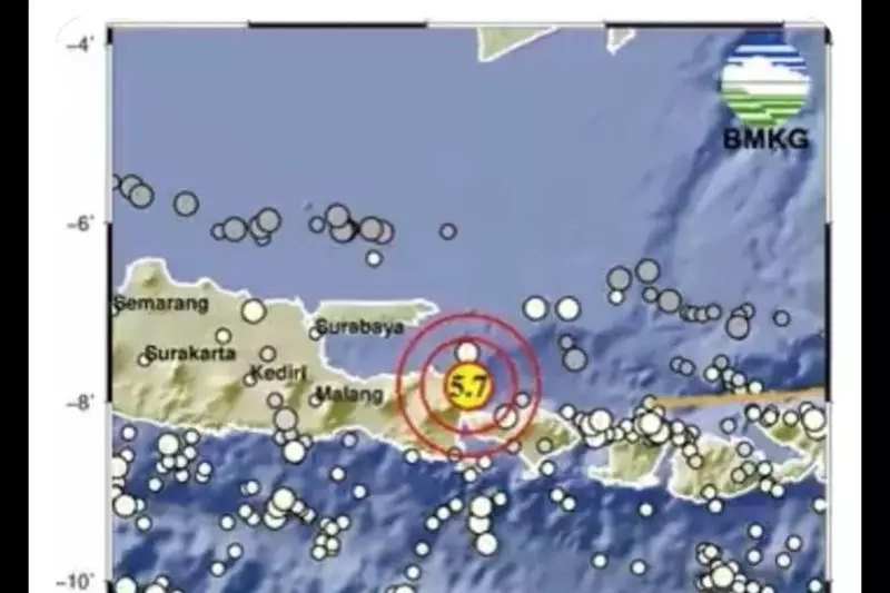 Warga Jember rasakan guncangan kuat gempa Bali magnitudo 5,7