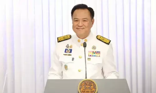 Jalanan di Thailand amblas sedalam 50 meter