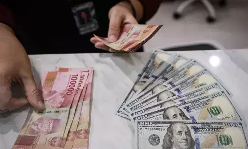 Rupiah melemah dipengaruhi data ekonomi AS lebih kuat dari perkiraan Rupiah melemah dipengaruhi data ekonomi AS lebih kuat dari perkiraan