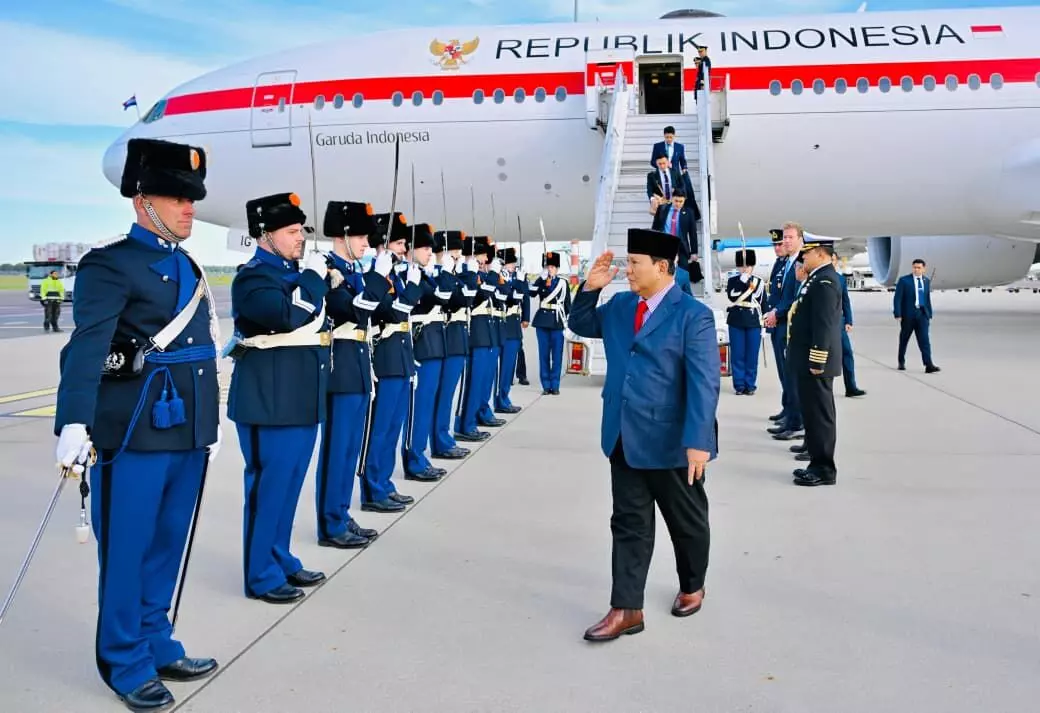 Disambut hangat di Amsterdam, Prabowo awali misi perkuat diplomasi Indonesia-Belanda