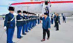 Disambut hangat di Amsterdam, Prabowo awali misi perkuat diplomasi Indonesia-Belanda Disambut hangat di Amsterdam, Prabowo awali misi perkuat diplomasi Indonesia-Belanda