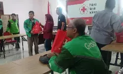 Rayakan Ulang Tahun Ke 80, PMI Sukoharjo tutup rangkaian kegiatan dengan berbagi sembako