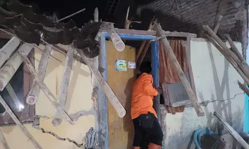 Gempabumi M 5,7 Banyuwangi, puluhan bangunan rusak Gempabumi M 5,7 Banyuwangi, puluhan bangunan rusak