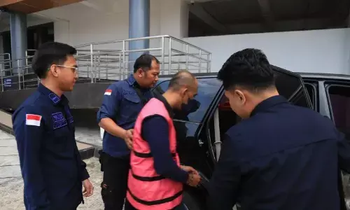 Kejati Kaltim tahan tersangka korupsi di BUMD Pertambangan Kejati Kaltim tahan tersangka korupsi di BUMD Pertambangan