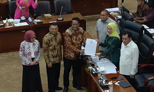 Komisi VI DPR dan pemerintah setujui RUU BUMN, berlanjut ke paripurna Komisi VI DPR dan pemerintah setujui RUU BUMN, berlanjut ke paripurna