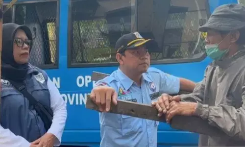 Pemkot imbau warga Jakbar tak ringan tangan beri uang ke pengemis Pemkot imbau warga Jakbar tak ringan tangan beri uang ke pengemis