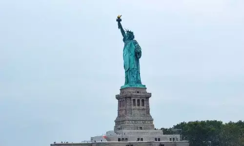 Patung Liberty dan obor harapan kemerdekaan Palestina