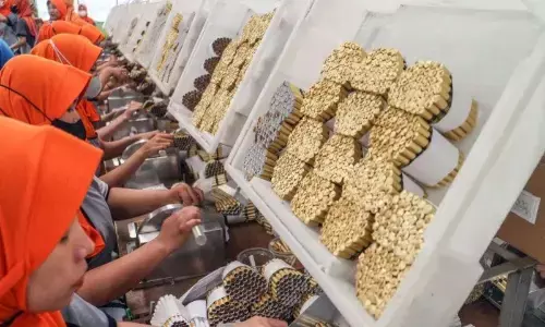 DPR dukung keputusan Menkeu soal cukai rokok 2026