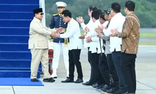 Gibran sambut kedatangan Prabowo usai lawatan ke empat negara Gibran sambut kedatangan Prabowo usai lawatan ke empat negara