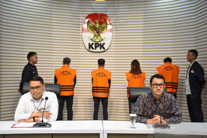 KPK ungkap mantan staf ahli Menaker minta mobil kepada agen TKA