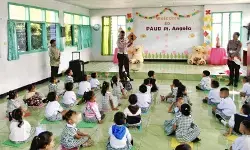 Polres Manggarai mengedukasi anak-anak soal tertib berlalu lintas Polres Manggarai mengedukasi anak-anak soal tertib berlalu lintas