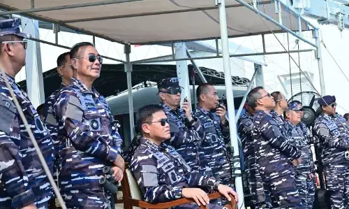 KSAL dan Pangkoarmada pantau gladi parade alutsista jelang HUT TNI KSAL dan Pangkoarmada pantau gladi parade alutsista jelang HUT TNI