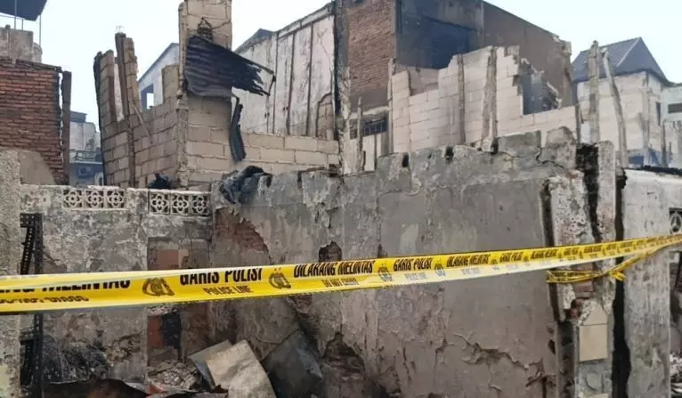 Kebakaran 400 rumah di Jakbar diduga berasal dari toko alat tulis