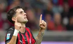 Sepuluh pemain AC Milan putus start sempurna Napoli di Liga Italia