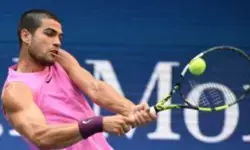 Alcaraz samai rekor kemenangan pribadi musim ini di Tokyo Alcaraz samai rekor kemenangan pribadi musim ini di Tokyo