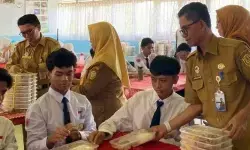 Cegah keracunan, Prabowo perintahkan dapur MBG punya test kit Cegah keracunan, Prabowo perintahkan dapur MBG punya test kit