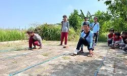 Seru..! Ratusan anak-anak ikuti lomba permainan tradisional di Taman Cirebon Power Seru..! Ratusan anak-anak ikuti lomba permainan tradisional di Taman Cirebon Power