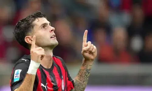 Sepuluh pemain AC Milan putus start sempurna Napoli di Liga Italia Sepuluh pemain AC Milan putus start sempurna Napoli di Liga Italia