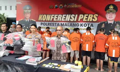 Gunakan FR, polisi tetapkan 17 pendemo perusak Mapolresta Malang Kota jadi tersangka Gunakan FR, polisi tetapkan 17 pendemo perusak Mapolresta Malang Kota jadi tersangka