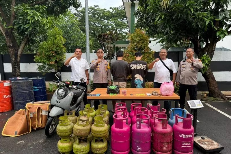 Polisi bongkar kasus pengoplosan gas LPG subsidi di Tangerang