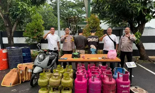 Polisi bongkar kasus pengoplosan gas LPG subsidi di Tangerang Polisi bongkar kasus pengoplosan gas LPG subsidi di Tangerang