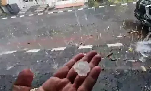 Awan Cumulonimbus jadi pemicu hujan es di Lampung Barat Awan Cumulonimbus jadi pemicu hujan es di Lampung Barat