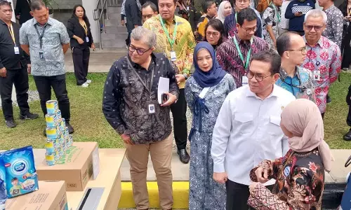 Sambangi pabrik Frisian Flag, Mendag lepas ekspor susu ke Malaysia dan Filipina Sambangi pabrik Frisian Flag, Mendag lepas ekspor susu ke Malaysia dan Filipina