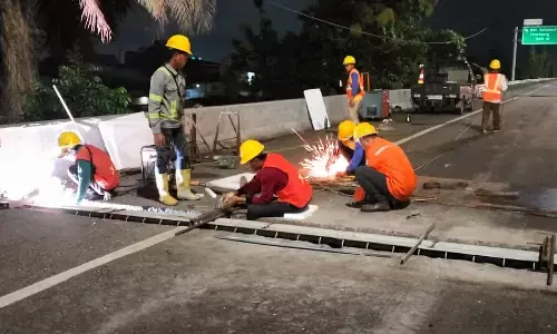 JNT lakukan pemeliharaan dan expansion joint di jalan Tol Belmera JNT lakukan pemeliharaan dan expansion joint di jalan Tol Belmera