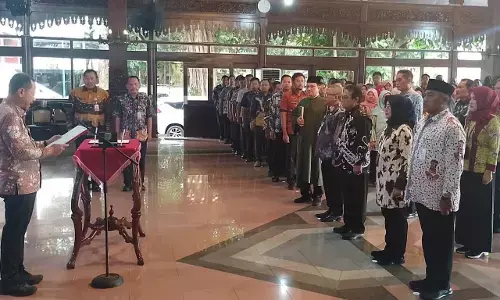 Bupati lantik 11 kepala OPD, salah satunya yang sempat dinonaktifkan Bupati lantik 11 kepala OPD, salah satunya yang sempat dinonaktifkan