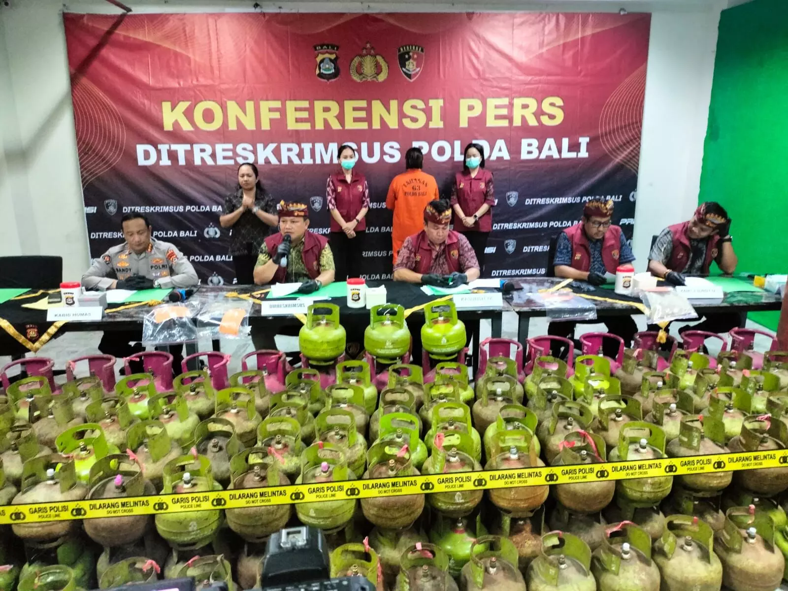Polda Bali amankan tersangka dugaan pengoplos LPG bersubsidi
