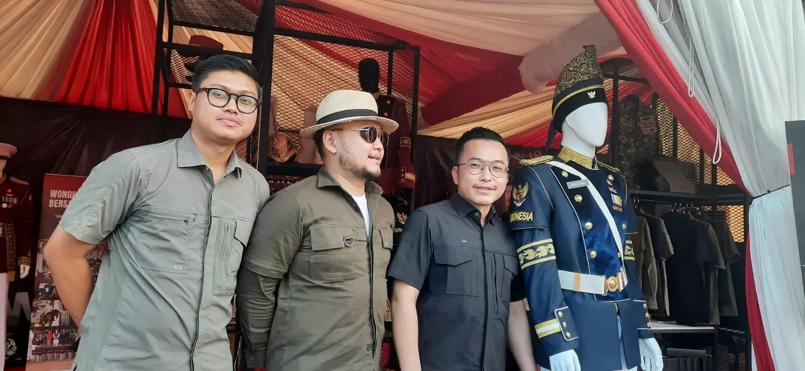 Rumah tailor legendaris Wong Hang Bersaudara kembali dengan brand baru