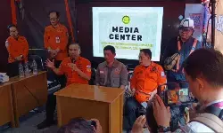 Kepala Basarnas minta area reruntuhan Ponpes Al-Khoziny dikosongkan Kepala Basarnas minta area reruntuhan Ponpes Al-Khoziny dikosongkan