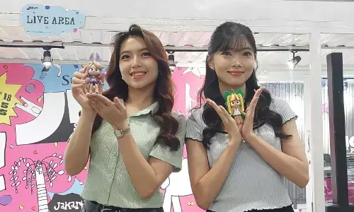 JKT48 perkenalkan dua karakter echo di JICAF 2025 JKT48 perkenalkan dua karakter echo di JICAF 2025