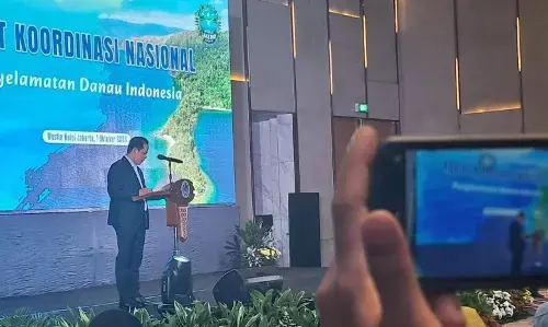 MenterI LH intensifkan langkah penyelamatan 15 danau prioritas MenterI LH intensifkan langkah penyelamatan 15 danau prioritas