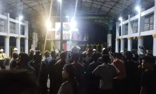 Ledakan keras menyertai kebakaran di Kilang Pertamina Dumai