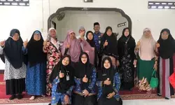 Penyuluh agama KUA Binjai Timur dampingi penghuni panti jompo belajar Al-Quran Penyuluh agama KUA Binjai Timur dampingi penghuni panti jompo belajar Al-Quran