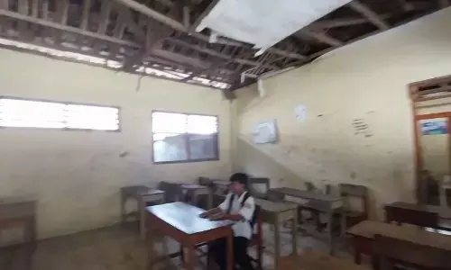 Gedung MTs Azahra Lebak Banten butuh bantuan perbaikan