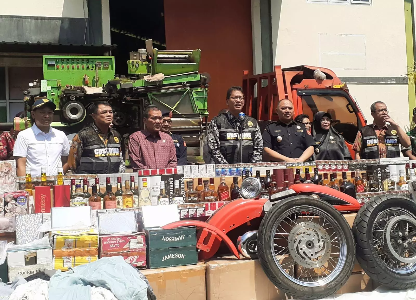 Menkeu Purbaya tinjau kawasan industri hasil tembakau Kudus