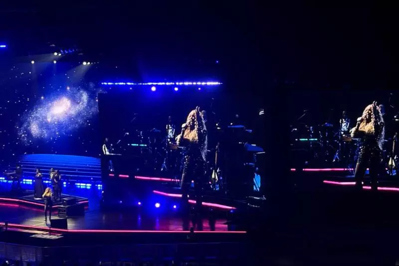 Mariah Carey sapa penggemar lewat lagu Type Dangerous