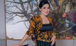 Titi Kamal bangga pakai batik sebagai identitas bangsa Titi Kamal bangga pakai batik sebagai identitas bangsa