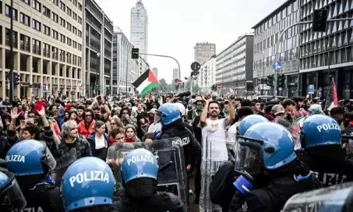 Protes pro-Palestina di Italia kian memanas akibat cegatan Israel Protes pro-Palestina di Italia kian memanas akibat cegatan Israel