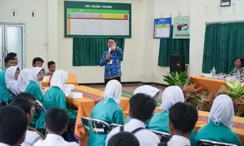 Mas Damar ajak pelajar Kota Magelang bijak pakai medsos dan cegah `bullying` Mas Damar ajak pelajar Kota Magelang bijak pakai medsos dan cegah `bullying`
