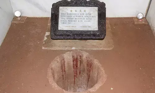 4 Oktober 1965: Penemuan jenazah pahlawan revolusi di Lubang Buaya 4 Oktober 1965: Penemuan jenazah pahlawan revolusi di Lubang Buaya