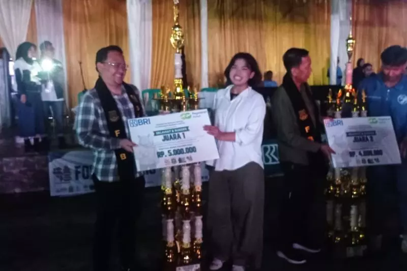 Kota Tangerang dan Kota Serang raih juara Festival Baris Banten 2025